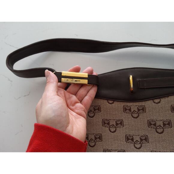 Morris moscovitz! Beautiful vintage purse, clasp w/ strap that wraps around. - Picture 5 of 13